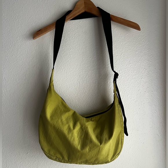Baggu Lemongrass Medium Crescent Bag (No flaws!) - Picture 4 of 5